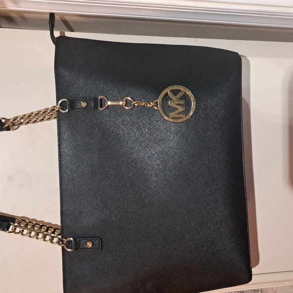 Michael Kors Jet Set Black and Gold Chains (Very Rare)Bag EXCELLENT COND. - Picture 5 of 13